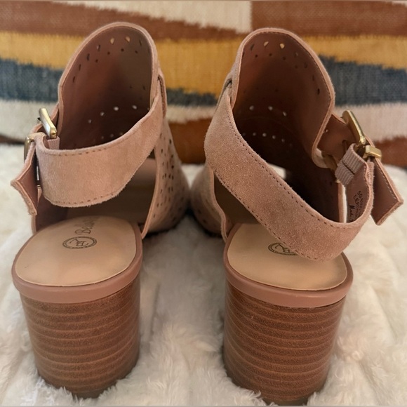 Bella Vita Fonda Sandals Pink Suede Perforated Slingback Block Heel Size 9M NWOB - Picture 4 of 8